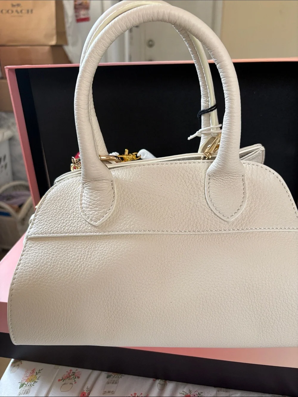 Divina Firenze hand made with Italian passion genuine leather .